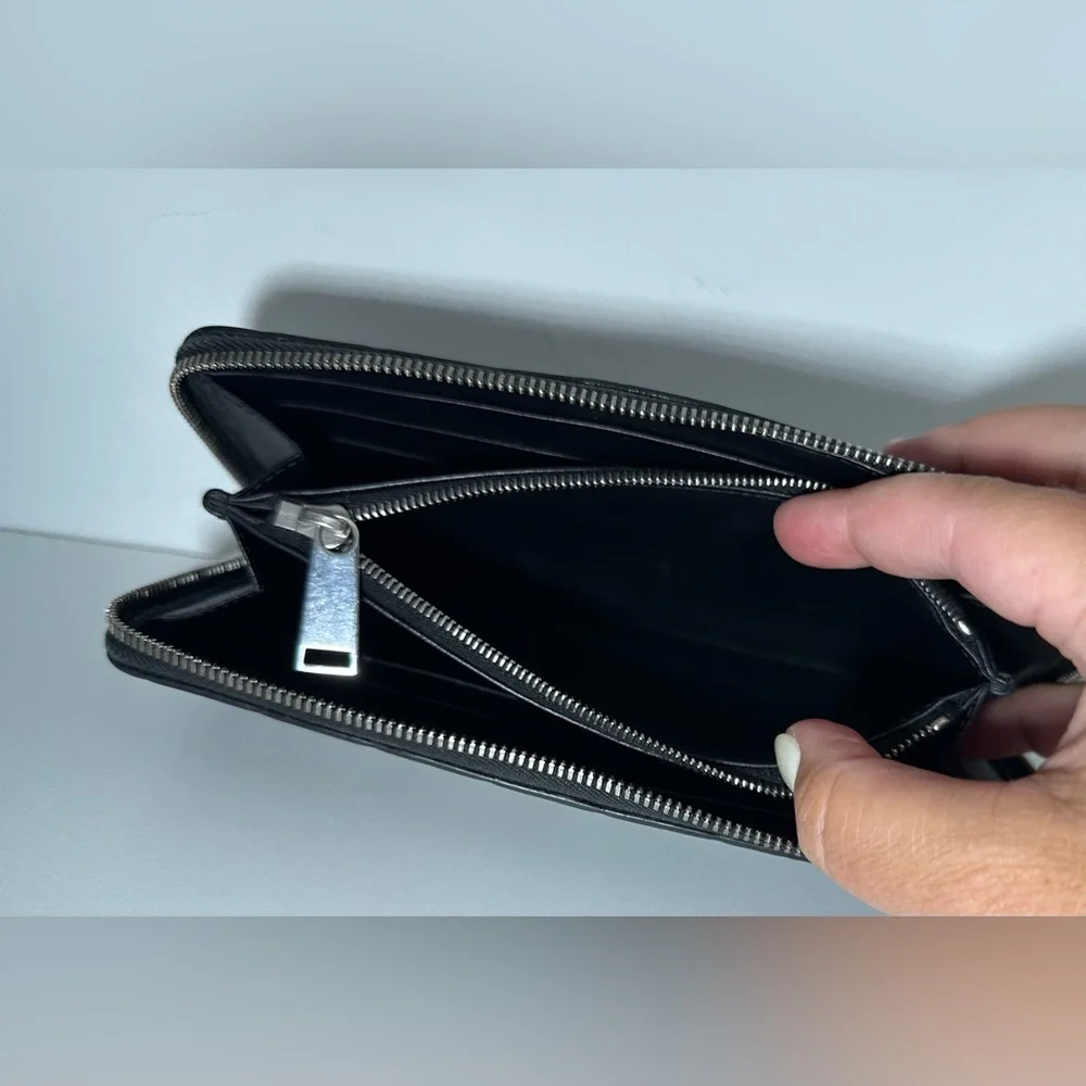 Bottega Zippy Wallet - Black
